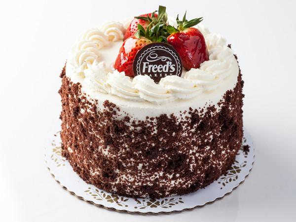 Brown Derby Chocolate Shortcake Slice - Image 3
