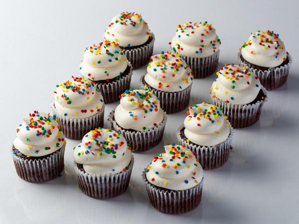 Buttercream Chocolate Vegas Cupcake - Image 4