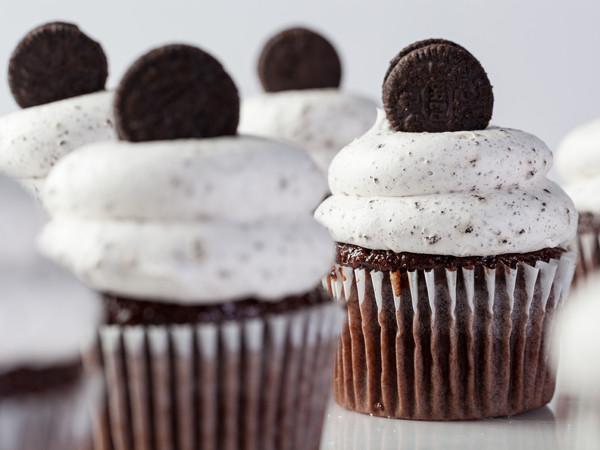 Cookies and Cream Vegas Cupcake - Image 3