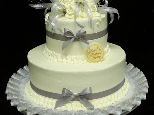 Deep Silver Wedding Cake - Image 2