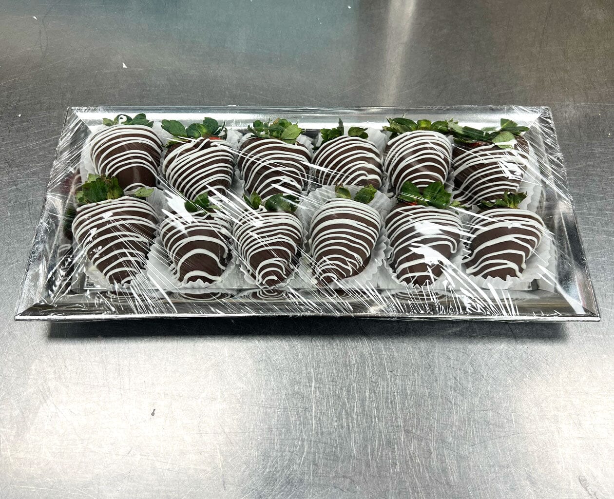 Tiger Lily Dozen Strawberries (Tray/Wrap/No Box)