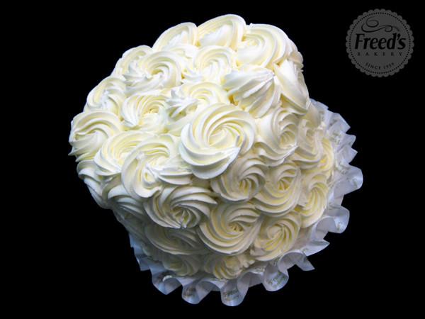 Icing Swirls Wedding Cake - Image 3