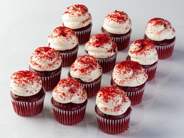 Red Velvet Vegas Cupcake - Image 3
