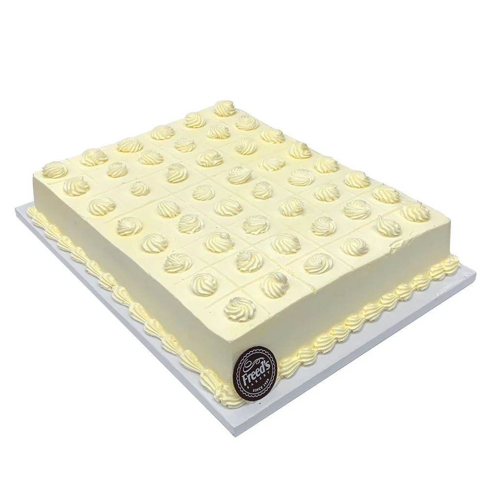 Serving Cake
