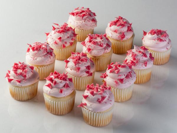 Strawberries and Cream Vegas Cupcake - Image 4